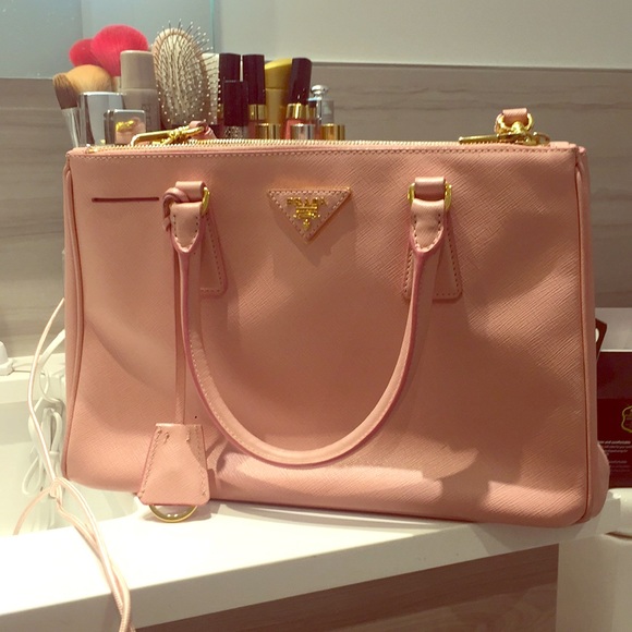 Authentic Prada Handbag. Personal collection. - Picture 1 of 4